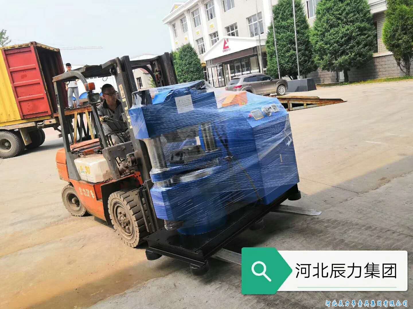 鋼絲繩纏放繩機(jī)器，鋼絲繩索具壓制機(jī)器，集體裝柜發(fā)貨